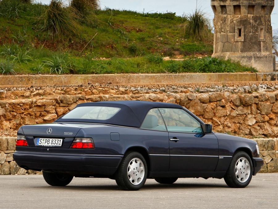  Mercedes-Benz E200 Cabrio 1994 года  (фото 9 из 9)